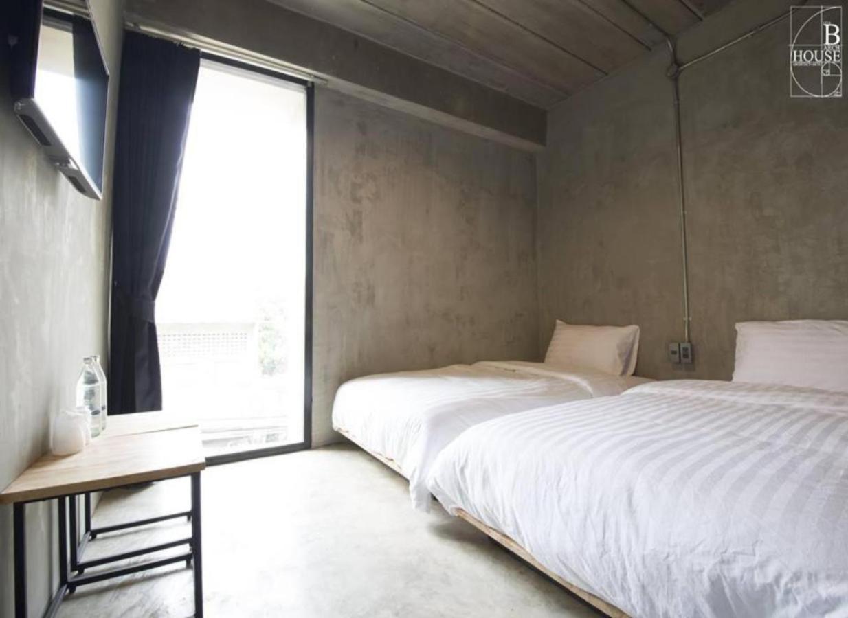 Hotel B Arch House à Chiang Mai Extérieur photo